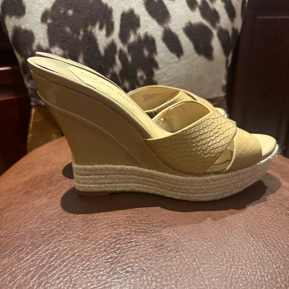 NEW Gianni Bini wedges size 8 1/2